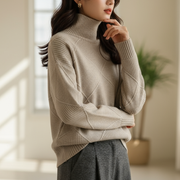 Luciana Sweter Damski – Elegancki Golf z Miękkiego Kaszmiru o Ponadczasowym Szyku