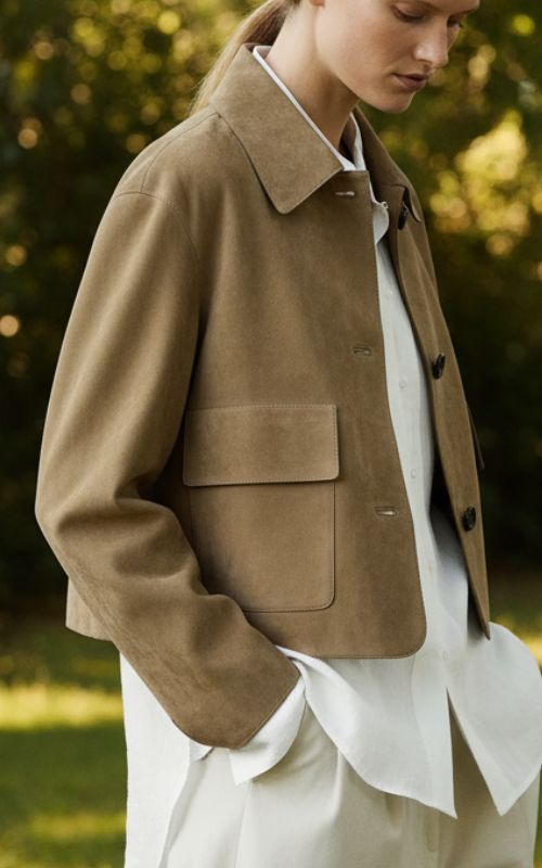 Laurel Kurtka Damska – Krótka z Beżowej Zamszowej Tkaniny, Elegancka, w Minimalistycznym i Miejskim Stylu