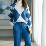 Ava Zestaw Damski – Elegancki i Wygodny Zestaw Dzianinowy o Nowoczesnym Stylu