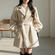 Zariah Płaszcz Damski – Elegancki Trencz z Paskiem w Ponadczasowym Stylu