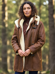 Leia Płaszcz Damski z Kapturem – Ciepły, Casualowy i Elegancki na Zimowe Dni