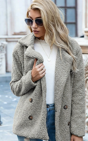 Andi Płaszcz Damski – Elegancki z Klasycznym Kołnierzem z Rewersami & Wyrafinowany Krój
